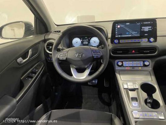 Hyundai Kona Electric Maxx 100kW de 2023 con 14.920 Km por 35.900 EUR. en Valencia