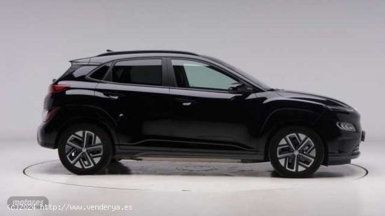 Hyundai Kona Electric Maxx 100kW de 2022 con 17.724 Km por 34.900 EUR. en Murcia