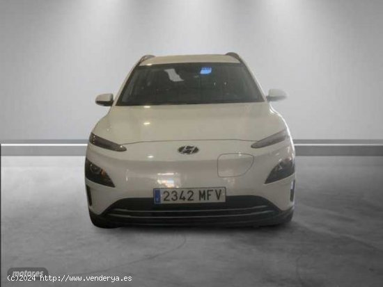 Hyundai Kona Electric Maxx 100kW de 2023 con 9.261 Km por 31.200 EUR. en Huelva