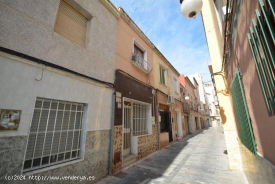 Chalet adosado en venta en Calle Bado, 03300, Orihuela (Alicante) - ALICANTE