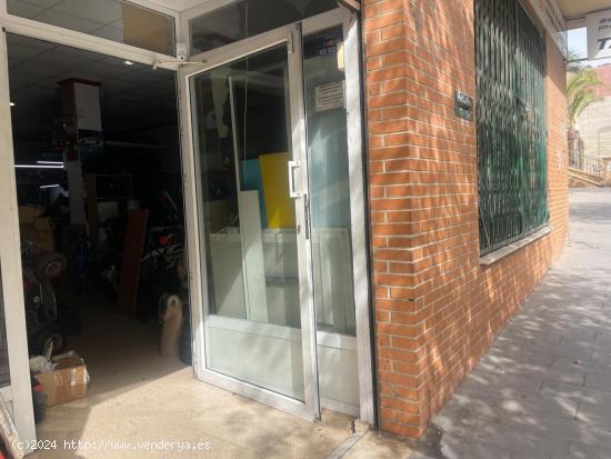 SE VENDE LOCAL CON SALIDA DE HUMO en la AVENIDA DE ALCOY - ALICANTE