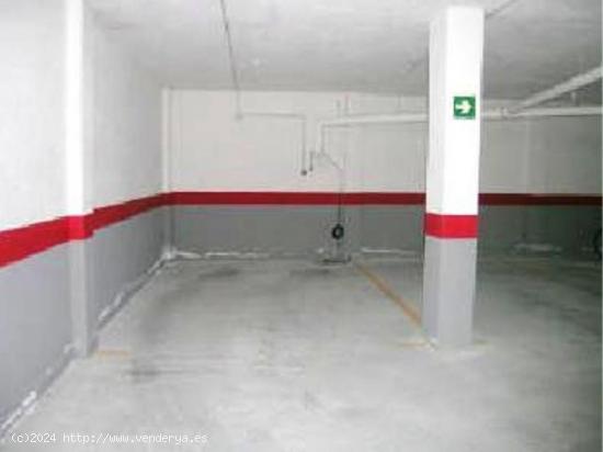 Plaza de parking de 15 m2 con fácil acceso y trastero en Potries, C/Llavadors 9 - VALENCIA