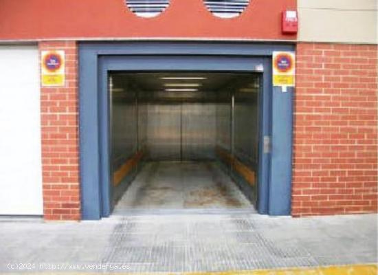 Plaza de parking de 15 m2 con fácil acceso y trastero en Potries, C/Llavadors 9 - VALENCIA