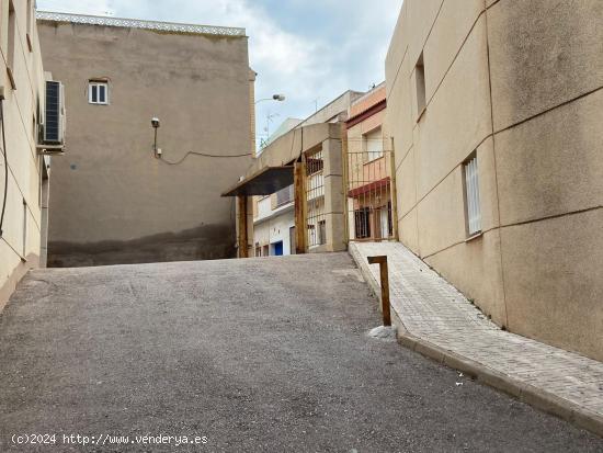 COCHERA CERRADA  EN EL ALGAR - MURCIA