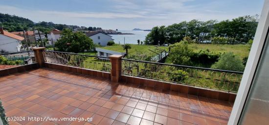 SE VENDE CASA CON TERRENO EN BOA JUNTO A LA PLAYA - A CORUÑA