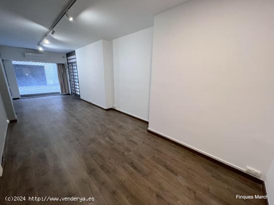 Local reformado de 40m² - BARCELONA