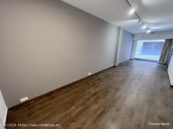 Local reformado de 40m² - BARCELONA