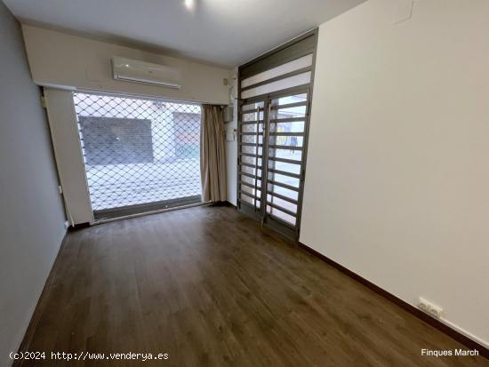 Local reformado de 40m² - BARCELONA