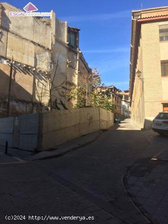 Se vende solar en el Centro Histórico de Barbastro - HUESCA