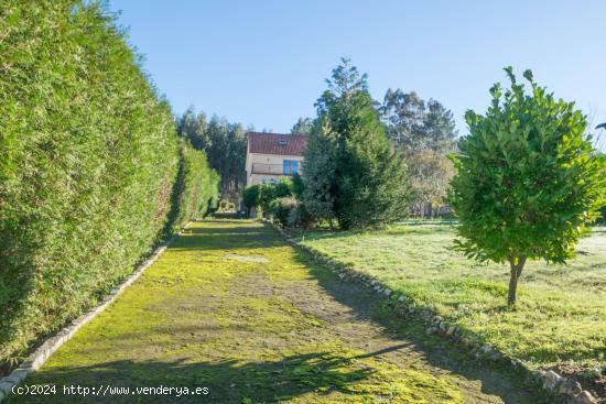 PRECIOSA CASA CON GRAN PARCELA EN SUEIRO (CULLEREDO) - A CORUÑA