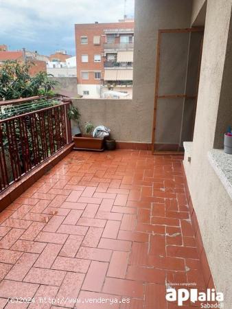  PISO DE 3 HABITACIONES EN LA CREU DE BARBERA - BARCELONA 