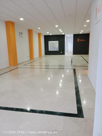 SE ALQUILA LOCAL COMERCIAL - SEVILLA