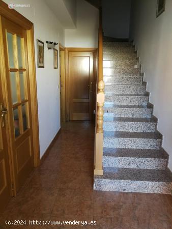 API LUNA INMOBILIARIA VENDE BUEN ADOSADO EN MUNERA - ALBACETE