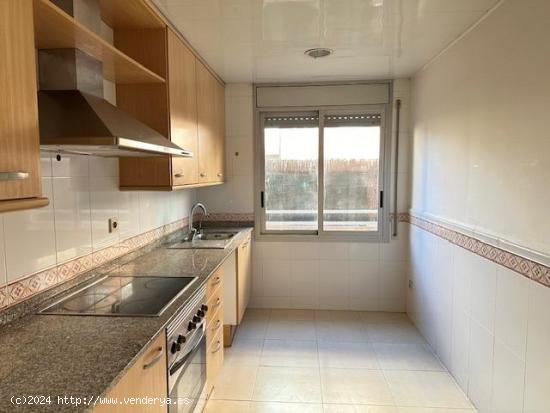  PISO DE PLANTA BAJA CON TERRAZA EN VENTA EN MANRESA - BARCELONA 