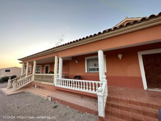 2 CHALETS JUNTOS CON PARCELA EN CAZALLA - MURCIA