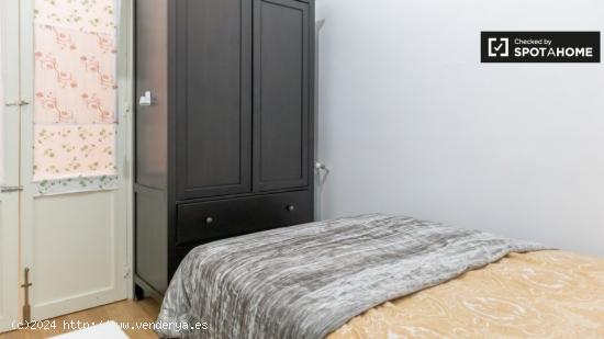 Habitaciones para alquilar en apartamento de 5 dormitorios en Madrid - MADRID