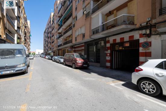 !!Plaza de garaje junto Plaza de Toros!! - GRANADA