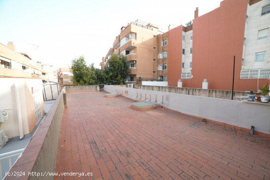 Local comercial en venta  en Cornellà de Llobregat - Barcelona