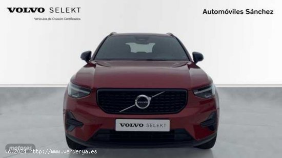 Volvo XC40 XC40 Plus, B3 Mild Hybrid, Gasolina, Dark de 2024 con 1 Km por 47.900 EUR. en Zaragoza