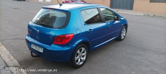 Peugeot 307 2.0 HDI XS+ 136Cv de 2005 con 389.000 Km por 2.990 EUR. en Ciudad Real