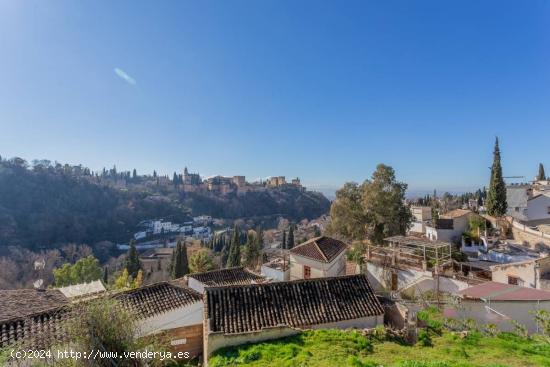 ESPECTACULAR SOLAR EN EL SACROMONTE  PARA CONSTRUIR 1000 M2 CON VISTAS DIRECTAS A LA ALHAMBRA - GRAN