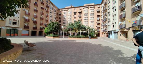 SE VENDE LOCAL ENTREPLANTA EN MUY BUENA ZONA CON TODOS LOS SERVICIOS A MANO - ALICANTE