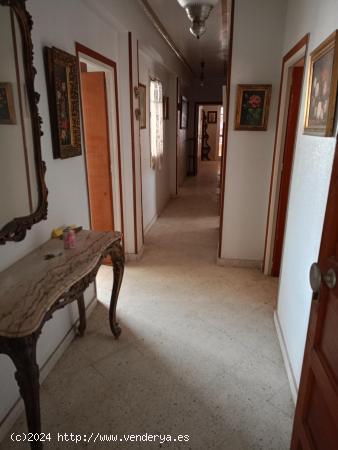  GRAN PISO CÉNTRICO EN VENTA EN ADRA - ALMERIA 