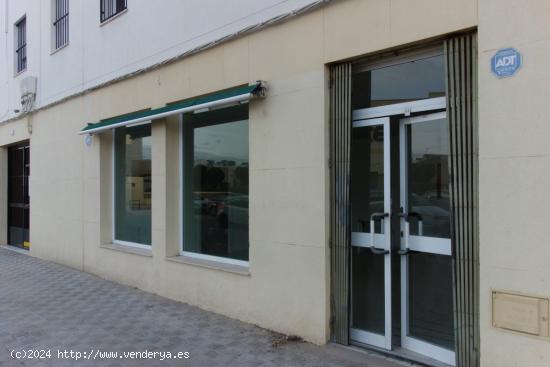 SE ALQUILA LOCAL COMERCIAL EN TRAVESÍA SAN IGNACIO - SEVILLA