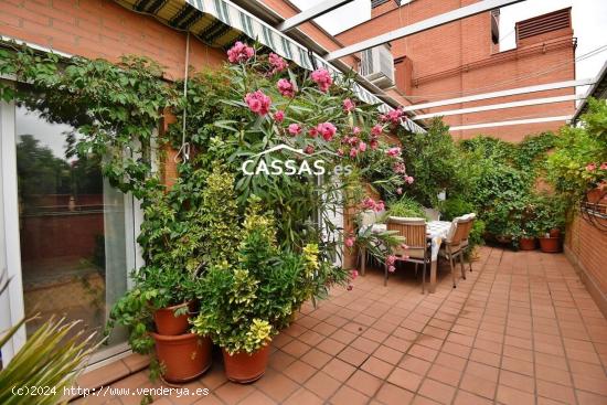  ZONA CORAZON DE ARDOZ.- Ático de 3 habitaciones y 2 baños. Garaje y terraza de 35 m2. - MADRID 