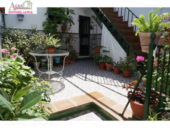 UN LUJO DE CASA CON PATIO Y  DOS TERRAZA¡¡¡ - CORDOBA