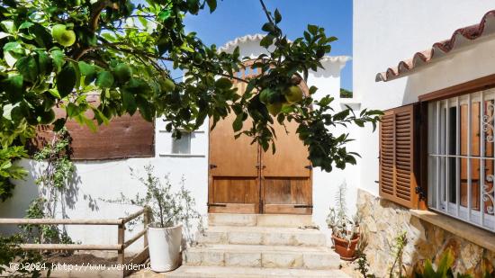 Casa unifamiliar con jardín y parking en Plaza de Toros, Palma - BALEARES