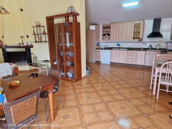 Se vende parcela rústica con casa para entrar a vivir - MURCIA