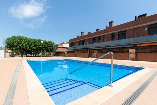  CASA EN VENTA CON PISCINA EN SANT FOST DE CAMPSENTELLES  CAN COROMINAS - BARCELONA 