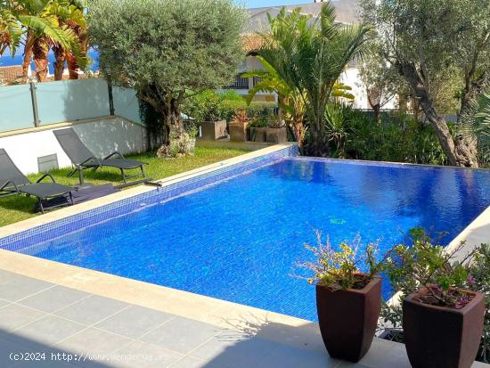 Chalet independiente con piscina  y vistas al mar en Puerto de Alcudia - BALEARES