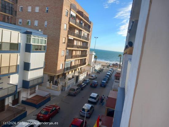 Coqueta vivienda disponible para el alquiler vacacional a pocos pasos de playa de Regla - CADIZ