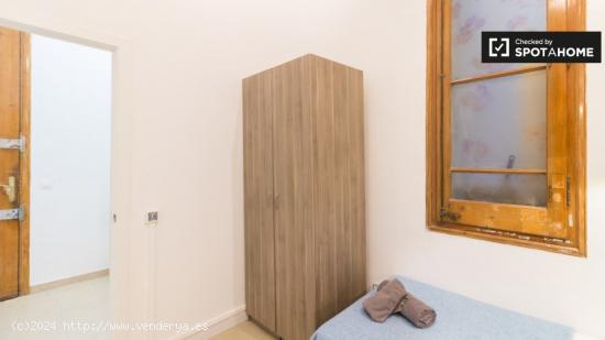 Alquiler de habitaciones en apartamento de 7 dormitorios en Barcelona - BARCELONA