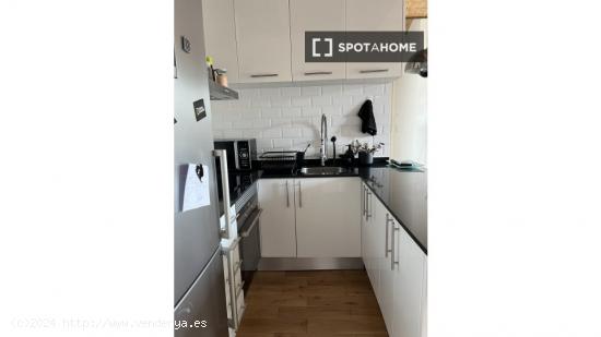 Apartamento entero de 2 dormitorios en Barcelona. - BARCELONA