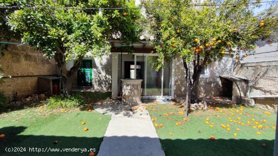 CASA DE PUEBLO DE DOS PLANTAS CON PATIO Y GARAJE EN EL BONITO PUEBLO DE COSTITX, MALLORCA - BALEARES