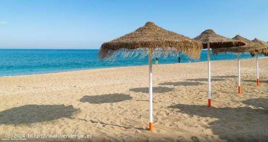 ESTUDIO EN PYR EN PRIMERA LINEA PLAYA CON VISTAS AL MAR - MALAGA