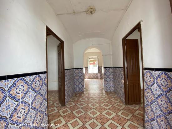  CASA CON GARAJE EN AHILLONES. - BADAJOZ 