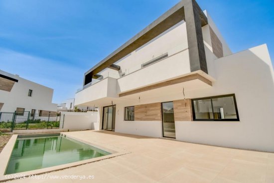 Villa en venta a estrenar en Estepona (Málaga)