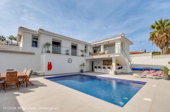 Villa en venta a estrenar en Estepona (Málaga)