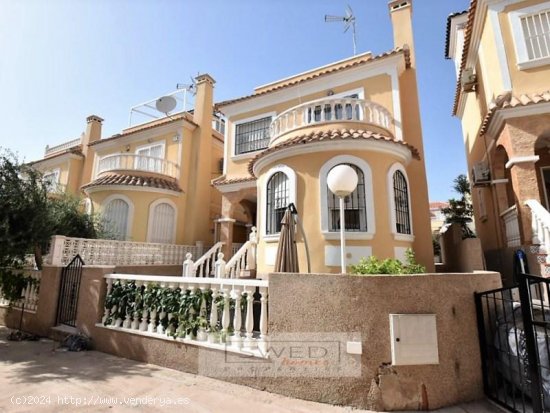 Chalet en venta en Orihuela (Alicante)