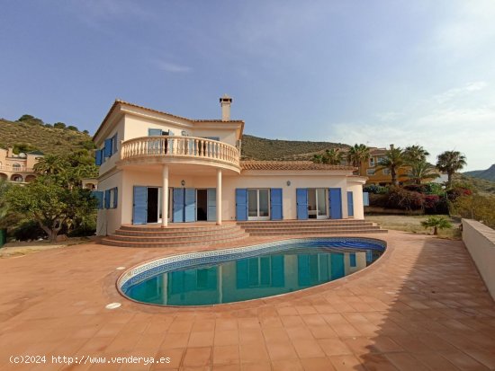 Chalet en venta en El Campello (Alicante)