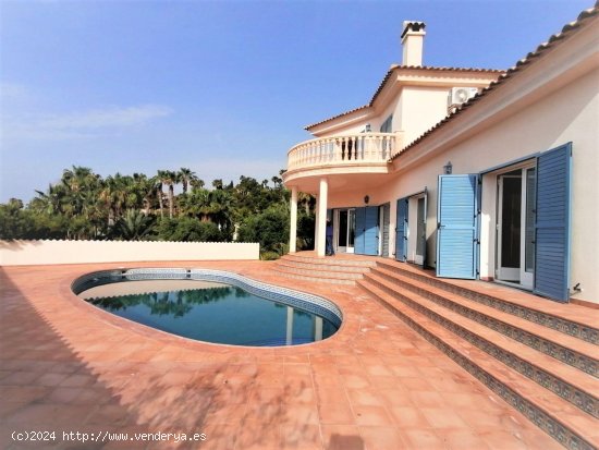 Chalet en venta en El Campello (Alicante)