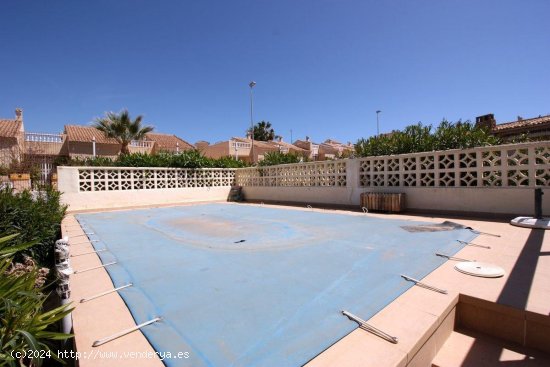 Villa en venta en Guardamar del Segura (Alicante)