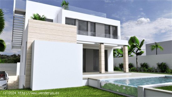 Villa en venta a estrenar en Torrevieja (Alicante)