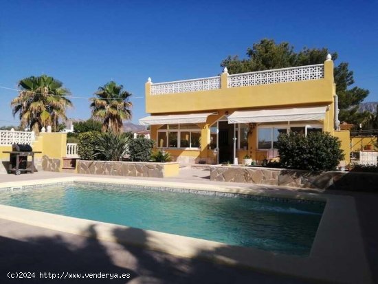 Villa en venta en Albatera (Alicante)