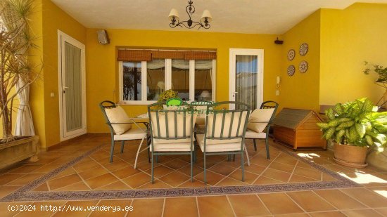 Villa en venta en Vélez-Málaga (Málaga)