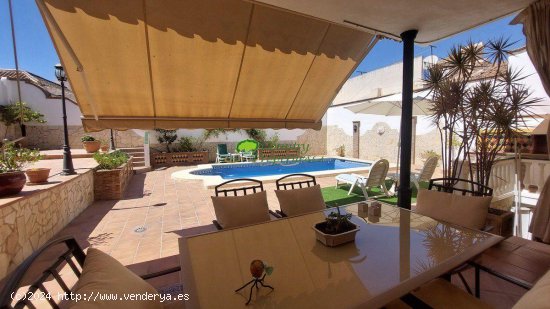 Villa en venta en Vélez-Málaga (Málaga)